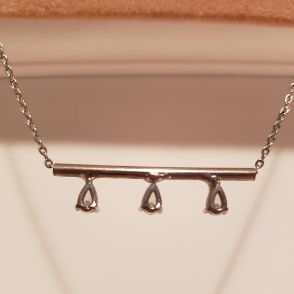 Cubic Zirconia necklace dainty teardrop crystals - Picture 5 of 7